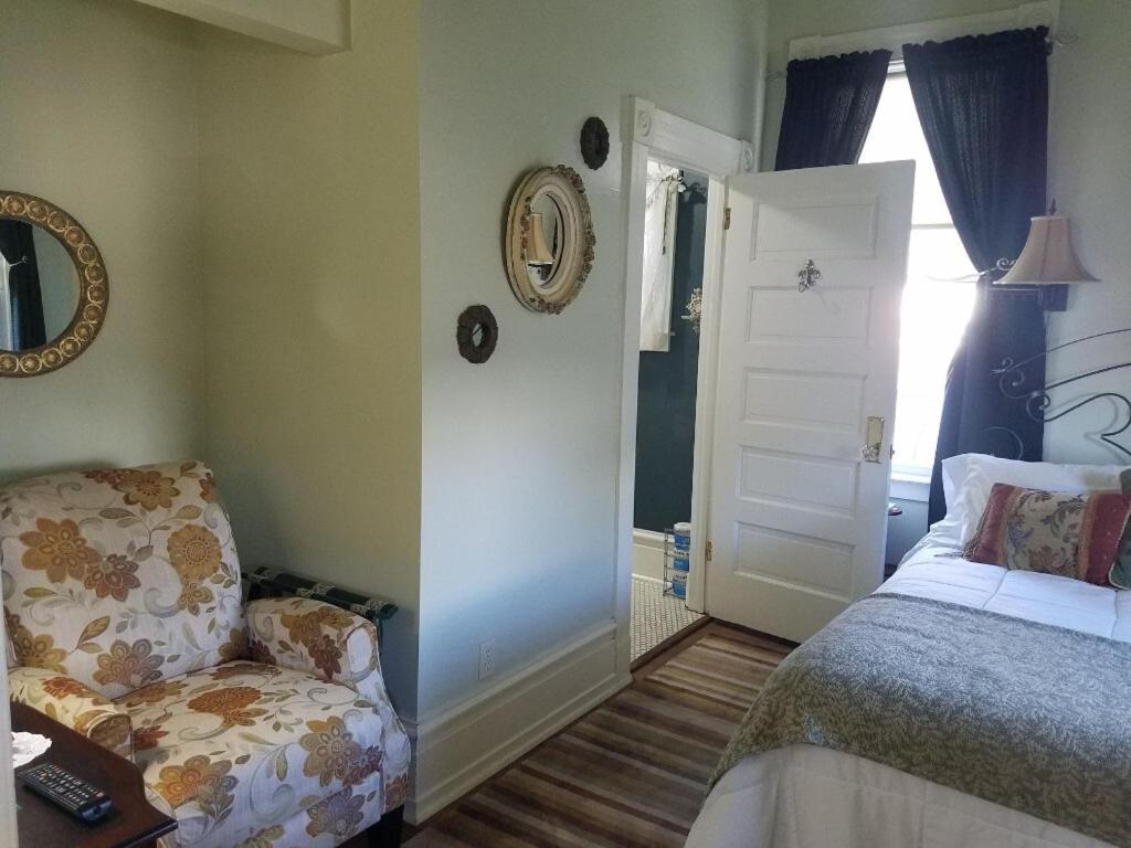 Abbey House Inn (Adults Only) Winters Eksteriør bilde
